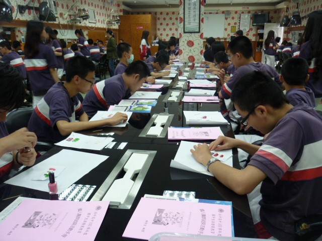 職群試探(時尚造型科),開新視窗