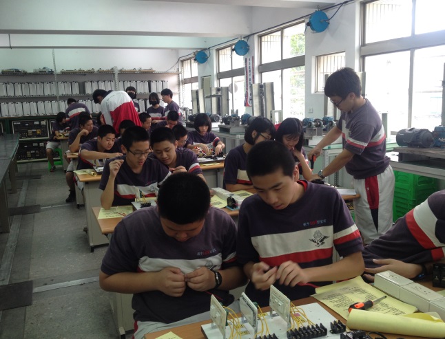 電機科介紹及試探,開新視窗