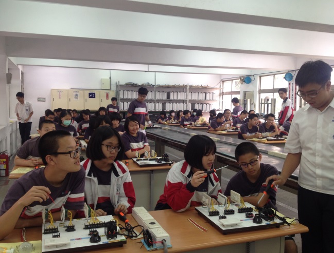 電機科介紹及試探,開新視窗