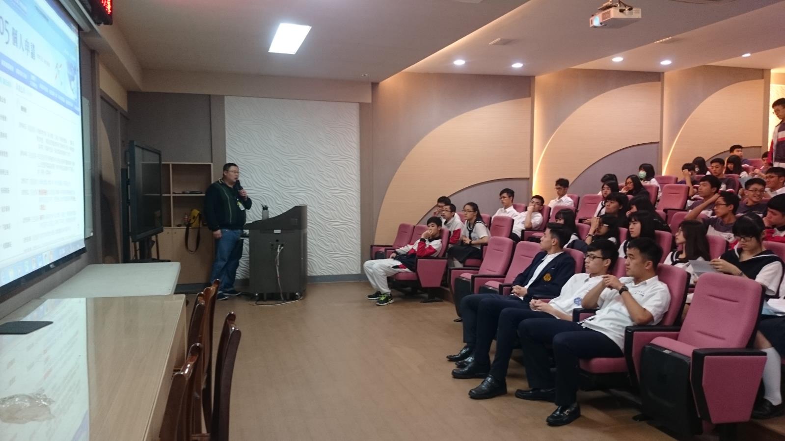 高三志願選填說明會,開新視窗