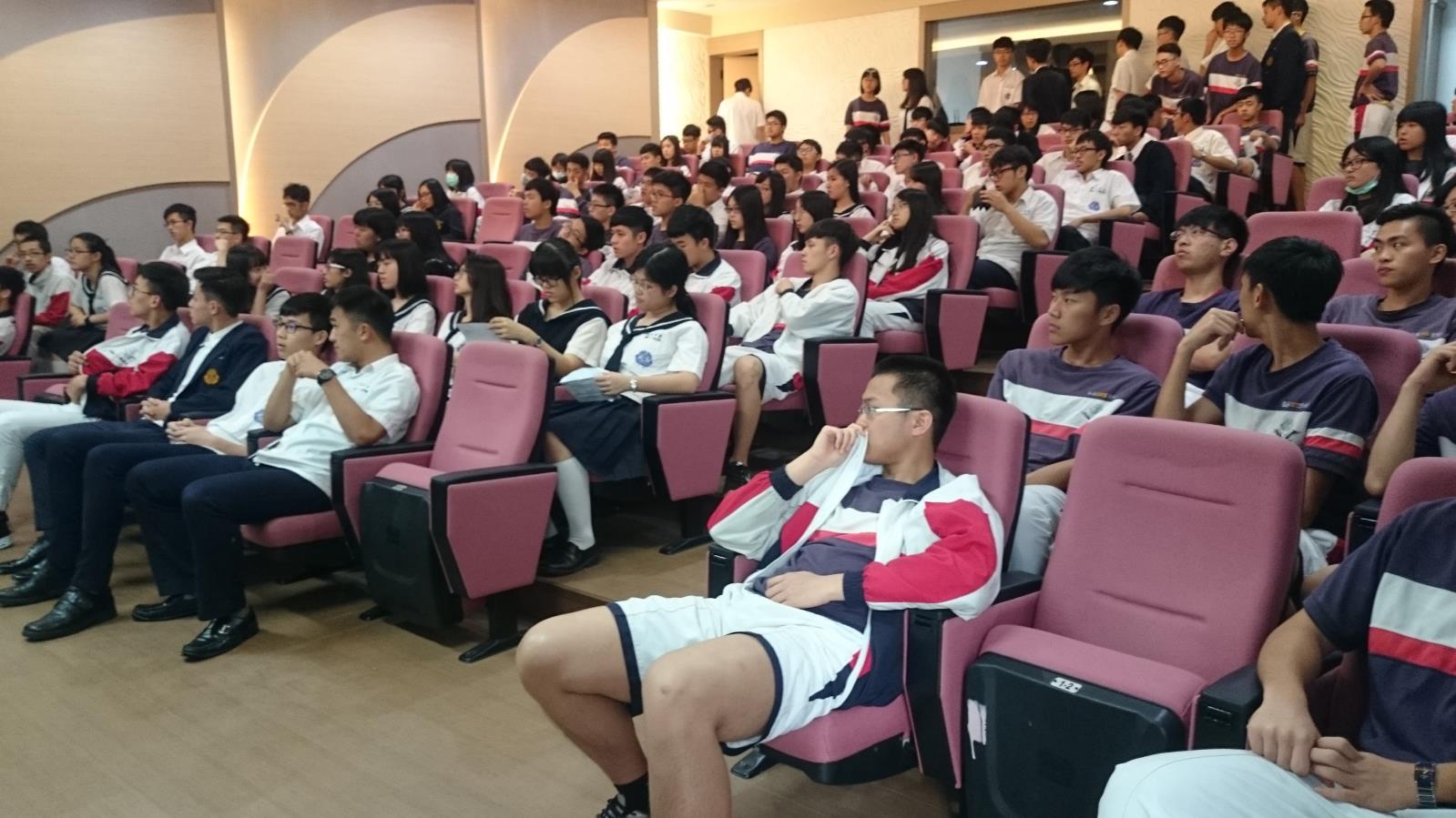 高三志願選填說明會,開新視窗