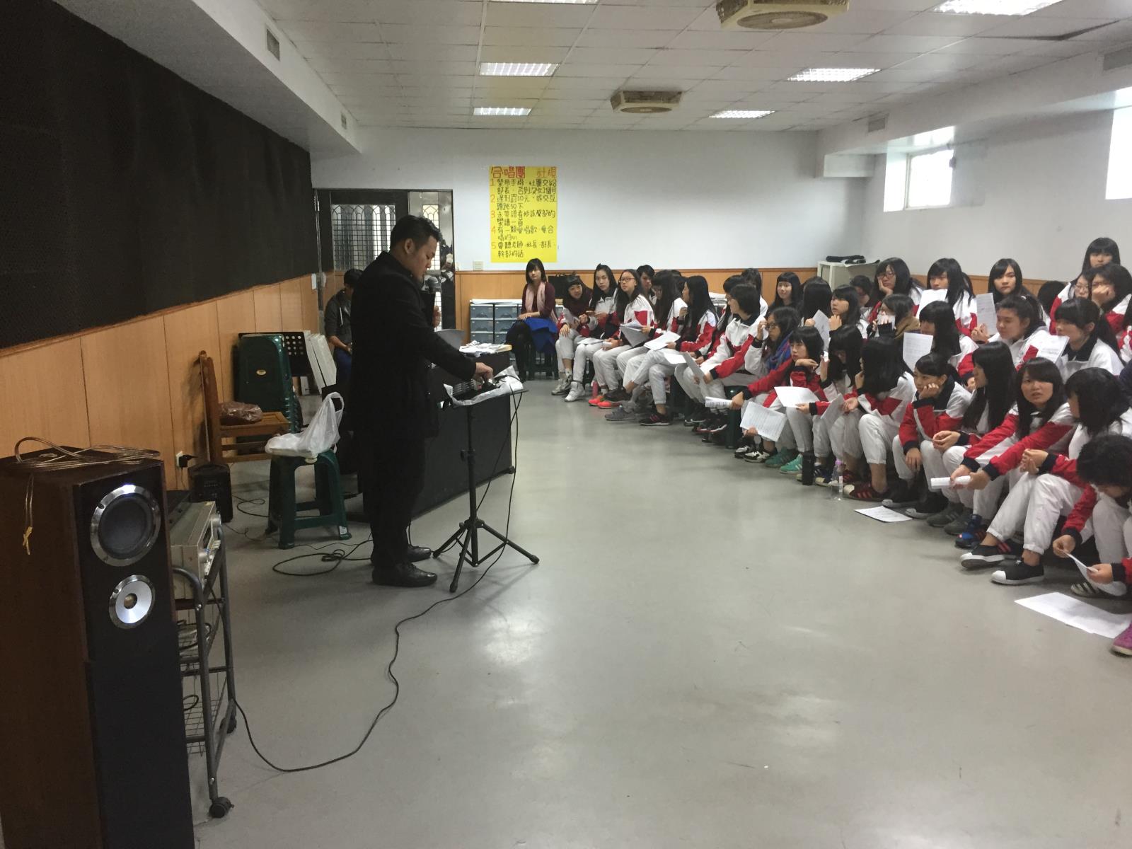 邀請問樂團潘絃融老師蒞校指導阿卡貝拉教學,開新視窗